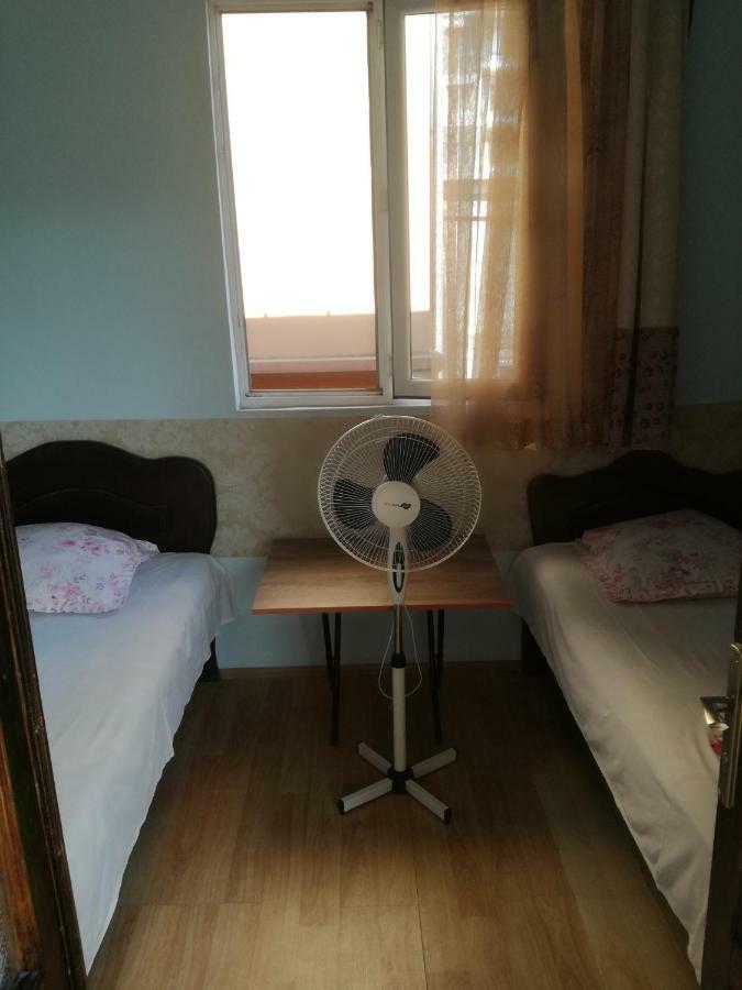 Guest House Nino Batumi Eksteriør bilde