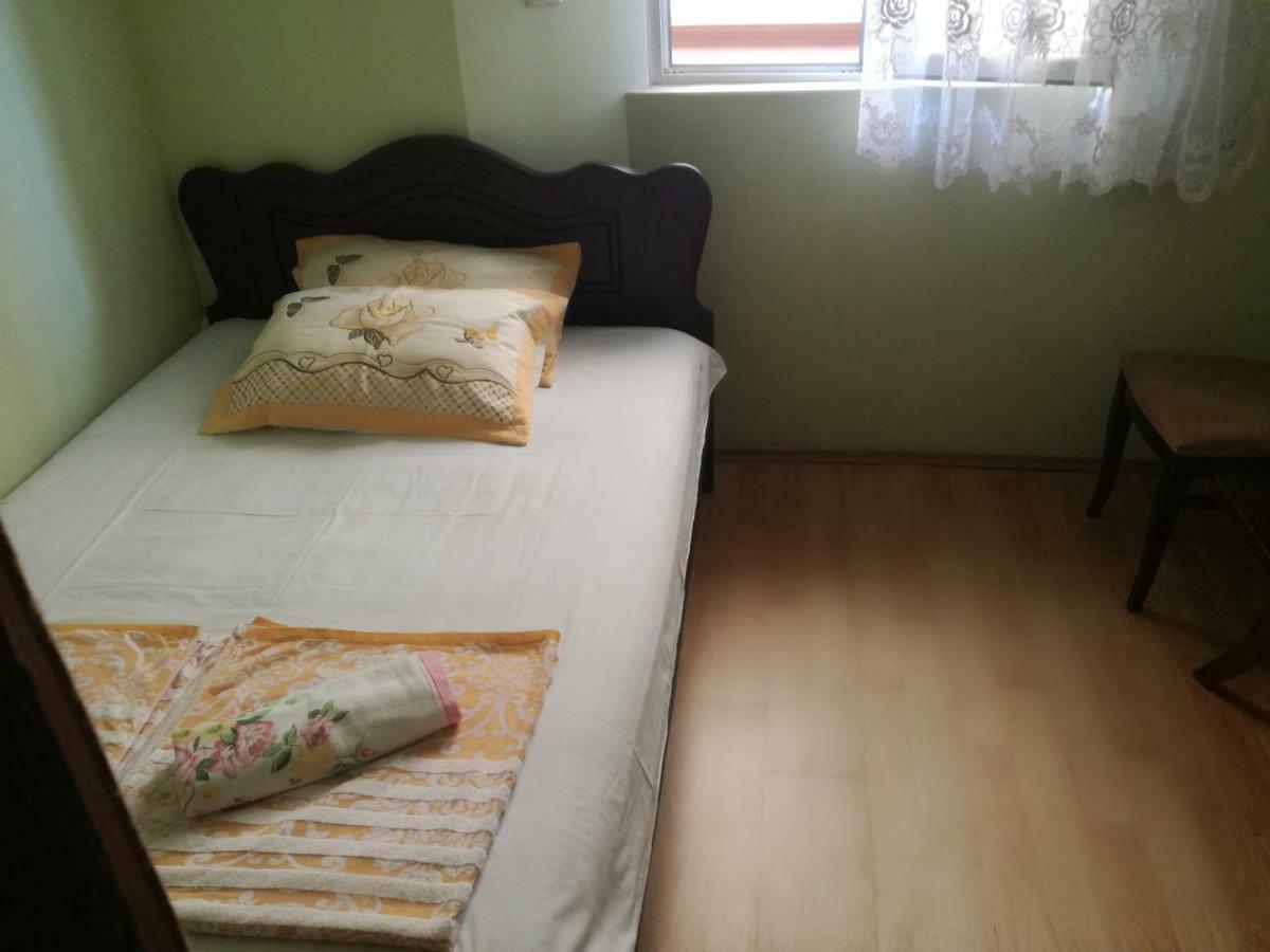 Guest House Nino Batumi Eksteriør bilde